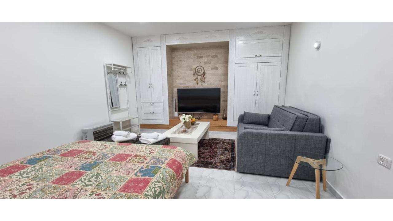 Garden Apartments. Mas'ada Eksteriør bilde